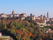 21 Da via Sudorno spettacolare vista su Citta Alta colorata d'autunno